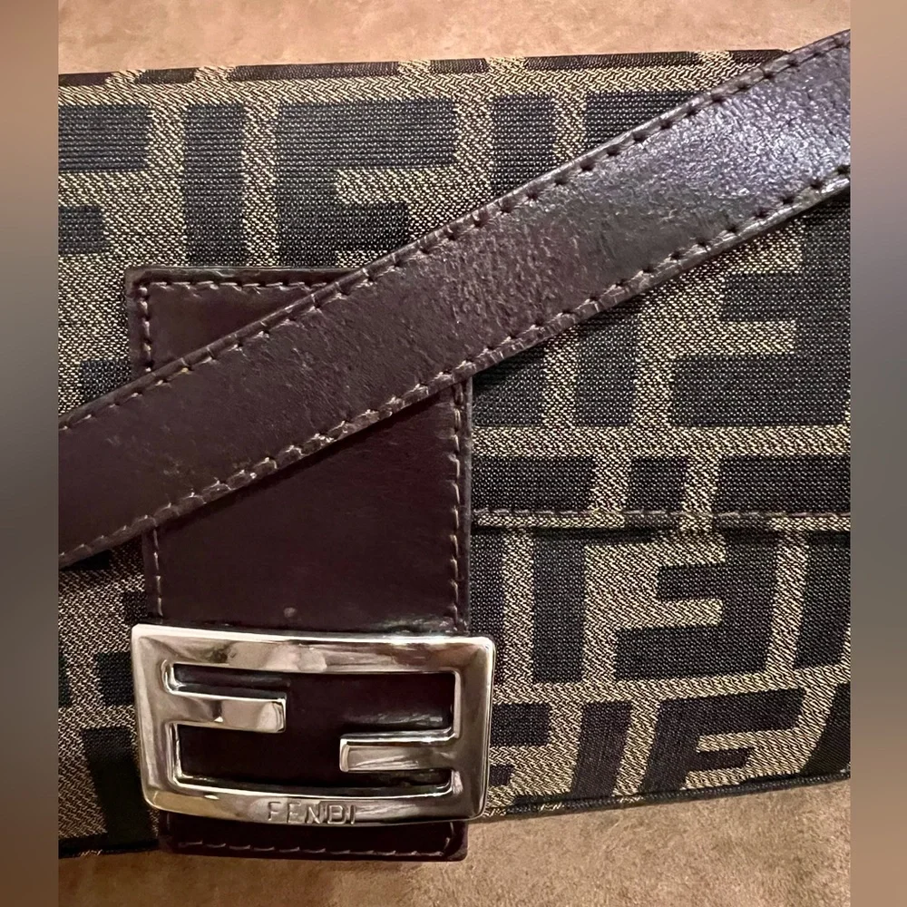 FENDI Zucca Baguette - Picture 4 of 6